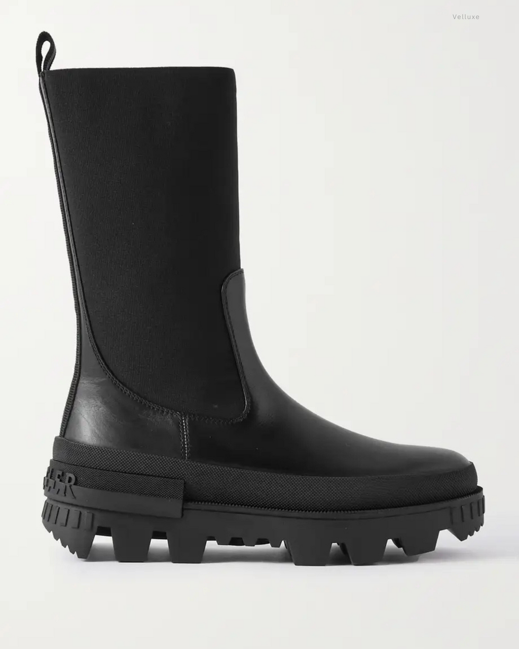 MONCLER
Neue leather Chelsea boots