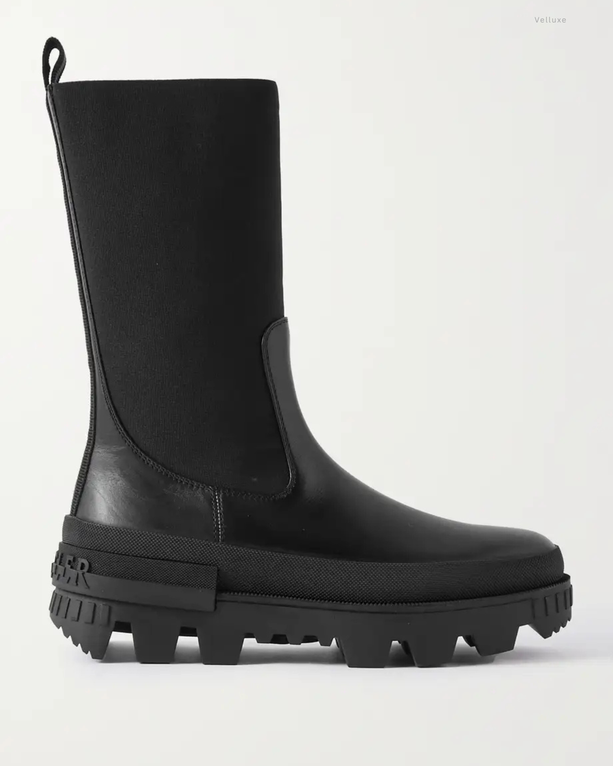 MONCLER
Neue leather Chelsea boots